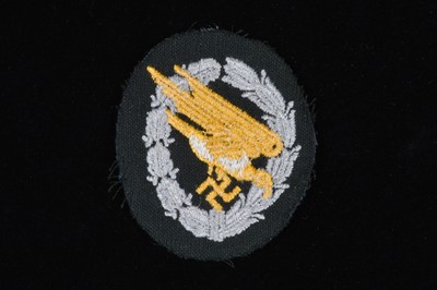 Lot 182 - A German Luftwaffe Parachutists Cloth Badge