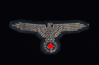 Lot 184 - A German SS Officer's Cap eagle