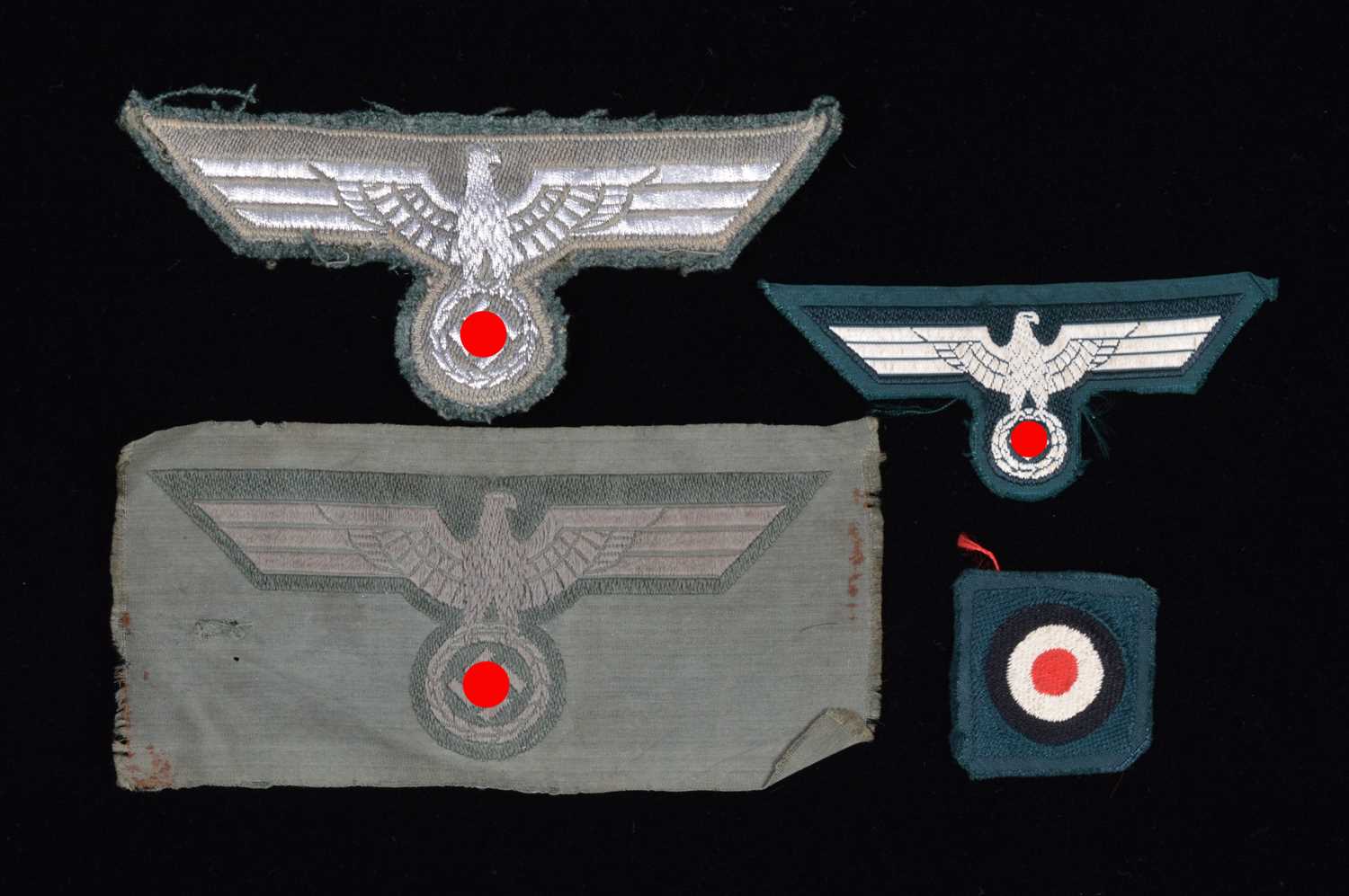 Lot 186 - A group of German Heer/Army Cloth Patches and Insignia