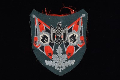 Lot 188 - A German Army/Heers Standard Bearers Cloth badge