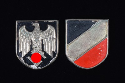 Lot 196 - A pair of German Tropical Pith Insignia Badges