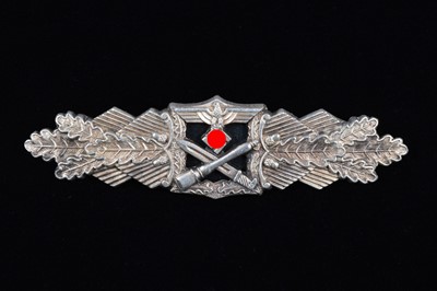 Lot 198 - A German Army/Waffen SS Close Combat Clasp