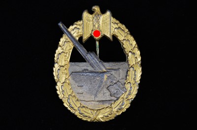 Lot 204 - A Kriegsmarine Naval Artillery War Badge