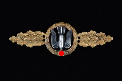 Lot 210 - A German Luftwaffe Bomber Pilot Clasp