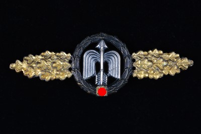 Lot 212 - A German Luftwaffe Short Range Night Fighter Clasp