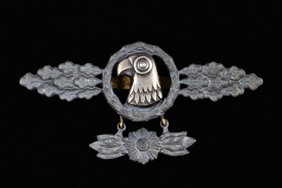 Lot 216 - A German Luftwaffe Reconnaissance Clasp with Pendant