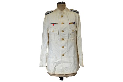 Lot 315 - A WWII Kriegsmarine Officer's Summer White Uniform Tunic
