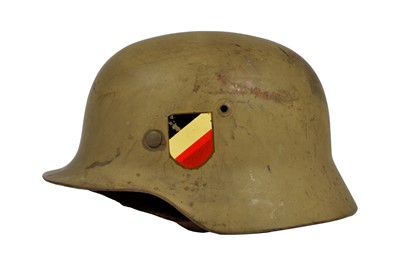 Lot 349 - A German WWII M35 Helmet