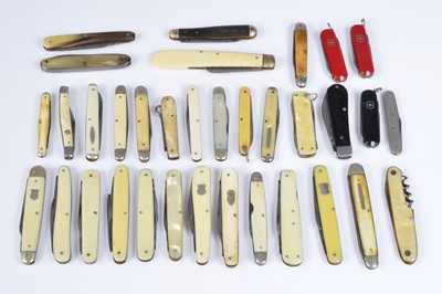 Lot 455 - A collection of various Pocket Knives and Multi-Tools