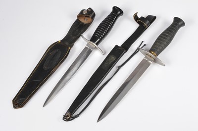 Lot 462 - A French Special Beret Rouge Combat Knife by Poignard De Combat