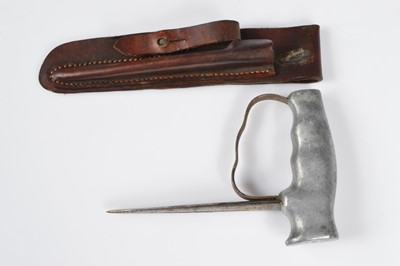 Lot 468 - An original WWI Robbin of Dudley Fighting Knife