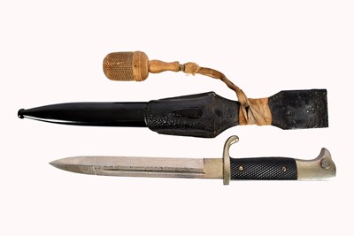 Lot 493 - An etched German Private Purchase Dress Bayonet by F.W Holler