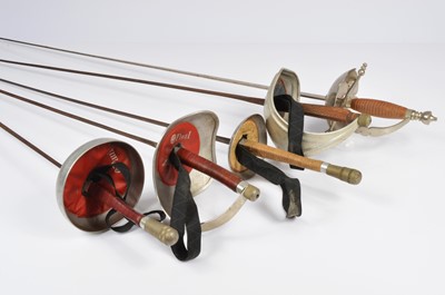 Lot 550 - A collection of five fencing swords