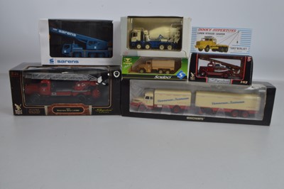 Lot 12 - Modern Diecast and Plastic Commercial Military and Emergency Vehicles (7)