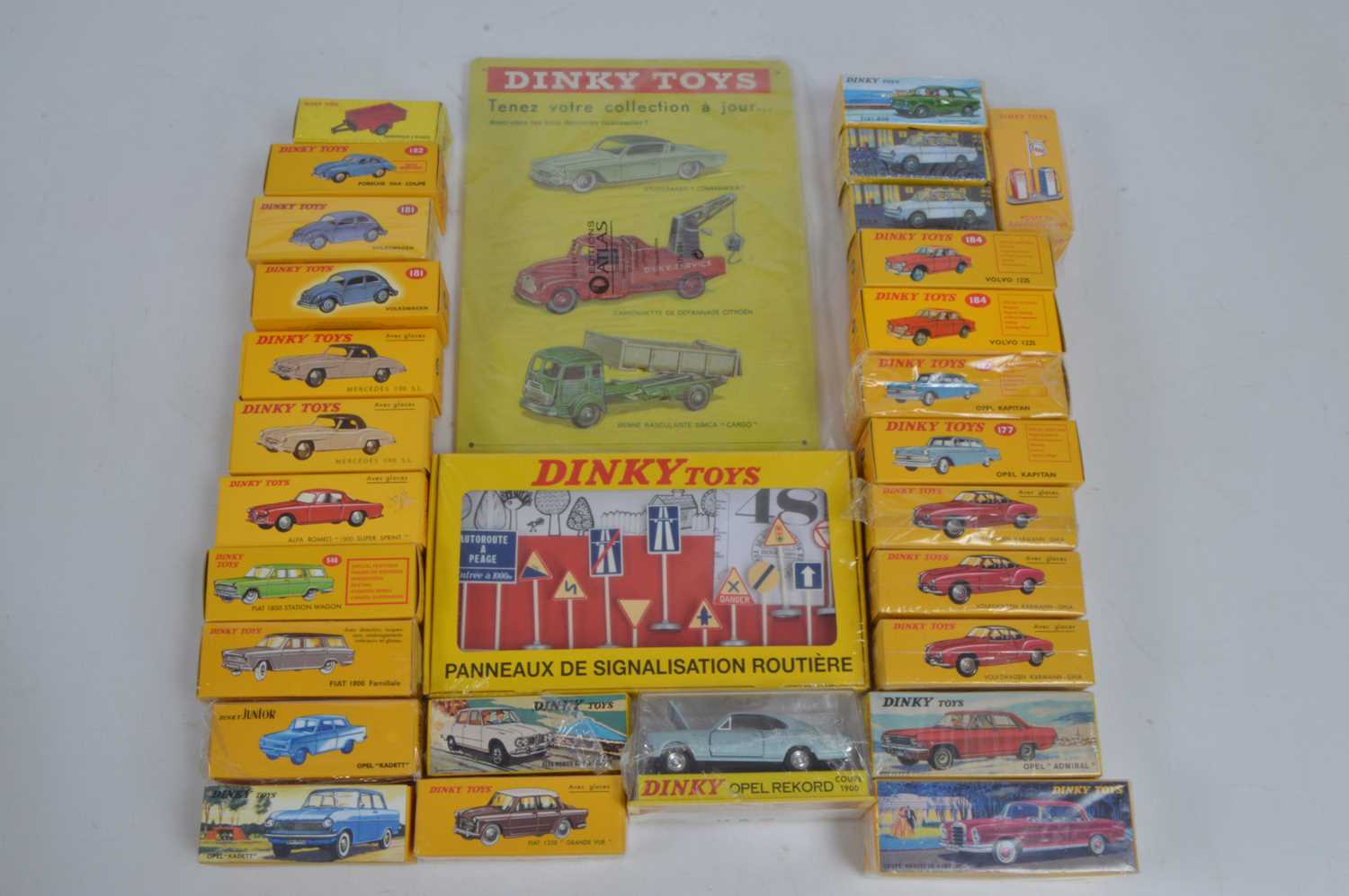 Lot 24 - Atlas Editions Dinky European Cars and Accessories (29)