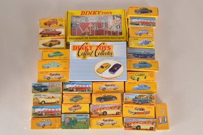 Lot 25 - Atlas Editions Dinky French Cars Gift Set and Accessories (31)