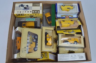 Lot 74 - Modern Diecast Vintage Automobile Association Vehicles (40)