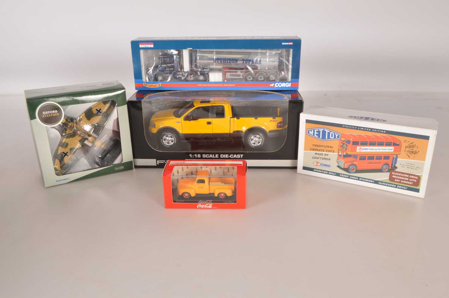 Lot 84 - Modern Diecast Vehicles Aircraft and a Corgi Mettoy Clockwork Bus (5)
