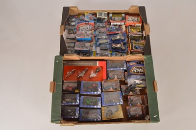 Lot 127 - Modern Diecast and Plastic 1:24 Scale and Smaller Vintage and Modern Motorcycles (51)