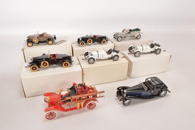 Lot 153 - Franklin and Danbury Mint 1:24 Scale 1930s and Earlier Cars and Fire Engine (8)
