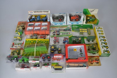 Lot 206 - Modern Diecast and Plastic 1:43 Scale and Smaller Agricultural Models (32)