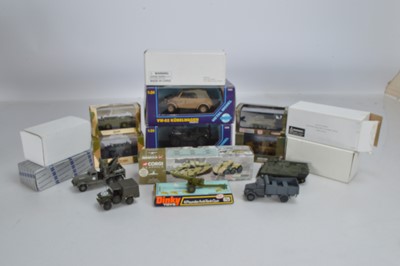 Lot 217 - Modern Diecast and Metal Military Vehicles (17)