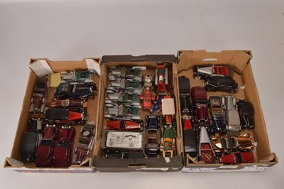 Lot 252 - Franklin Mint and other 1/24 scale Cars and Commercials 1910s-1940s (33)