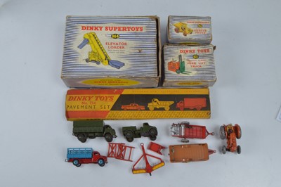 Lot 286 - Postwar Playworn Diecast Dinky Toys (11)