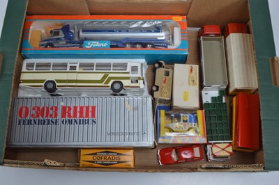 Lot 330 - 1960s and Later Commercial and Emergency Diecast Vehicles (9)