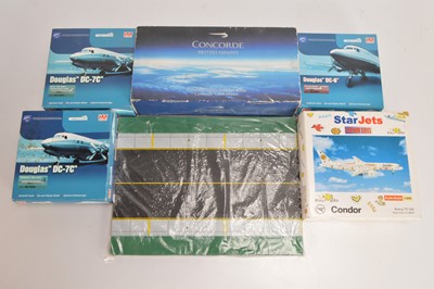 Lot 386 - 1:200 Scale Civil Aircraft Models and Inflight Landing Strip (6)