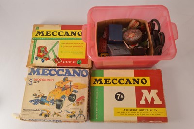 Lot 426 - Meccano 1960's and 70's Set various loose parts and accessories including Tyres and other parts(large qty)