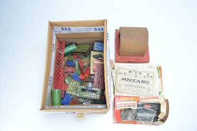Lot 432 - Meccano Steam Engine boxed together with collection of 1930-50's played with loose Meccano and Hornby 0 Gauge Tunnel and Turntable (qty)