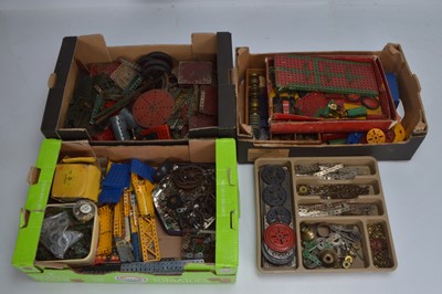 Lot 442 - Collection of mostly pre-war Meccano (3  boxes and compartment tray)