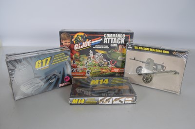 Lot 519 - MB GI Joe Command Attack Game and four Dragon plastic Gun kits and Field Gun (6)