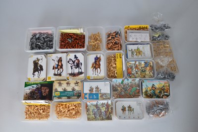 Lot 575 - Large collection 1/72 Scale Medievals Warriors including Mongols Arabs and Crusaders figures by various makers (2 card boxes, 17 standard boxes, 2 medium boxes, 4 bags and 2 sprues)