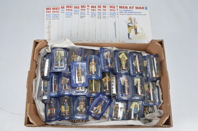 Lot 648 - del Prado Men at War series of soldiers on foot - 51 still carded, 24 loose