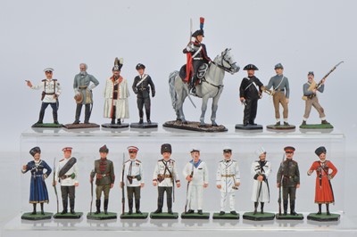 Lot 678 - Small selection of Niena of St Petersburg figures comprising White Russians (7)