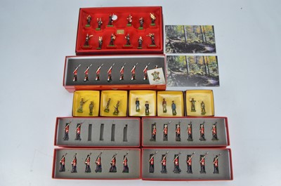Lot 702 - Various Britains boxed New Metal figures including rare 'Home Paint Products' series figures comprising set 5293 The Blues and Royals, 40190 Cameron Highlanders
