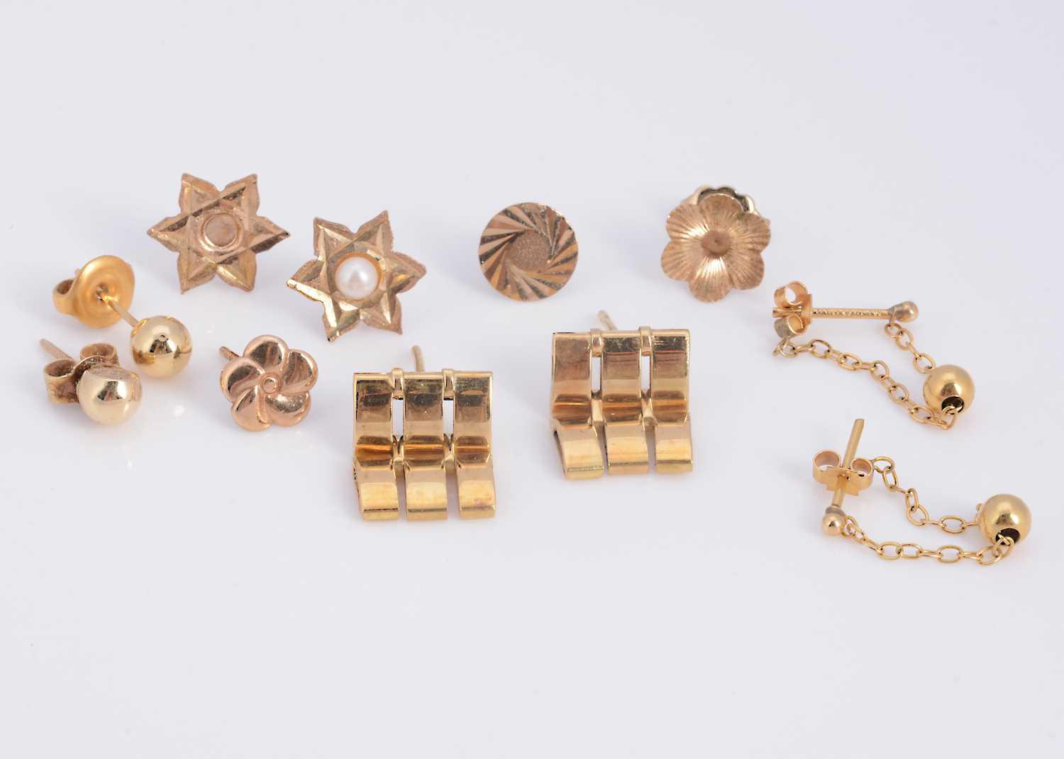 Lot 3 - A collection of yellow metal earrings