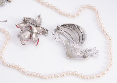 Lot 15 - A collection of costume jewellery