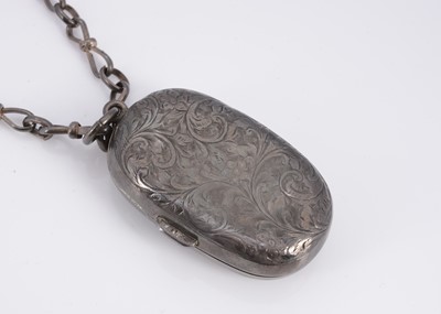 Lot 22 - A silver sovereign case on chain