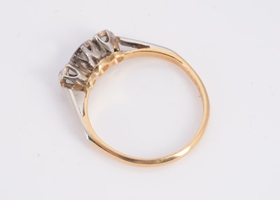 Lot 28 - A 18ct & platinum 3 stone diamond ring