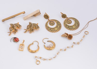 Lot 30 - A collection of Silver & costume jewellery