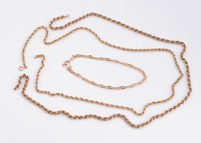 Lot 33 - A collection of 9ct gold items