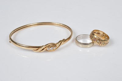 Lot 35 - A collection of 9ct gold items
