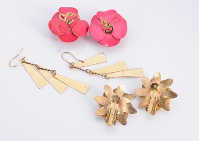 Lot 43 - A collection of costume jewellery