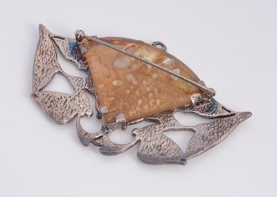 Lot 51 - A large & glass & enamel Pat Cheney 'Chene d'Glas' brooch
