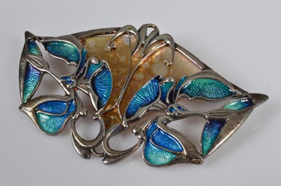 Lot 51 - A large & glass & enamel Pat Cheney 'Chene d'Glas' brooch