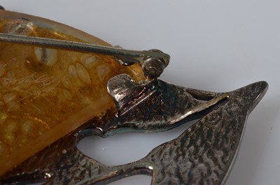 Lot 51 - A large & glass & enamel Pat Cheney 'Chene d'Glas' brooch