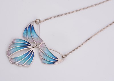 Lot 54 - An silver enamelled Pat Cheney Chenevive range pendant necklace